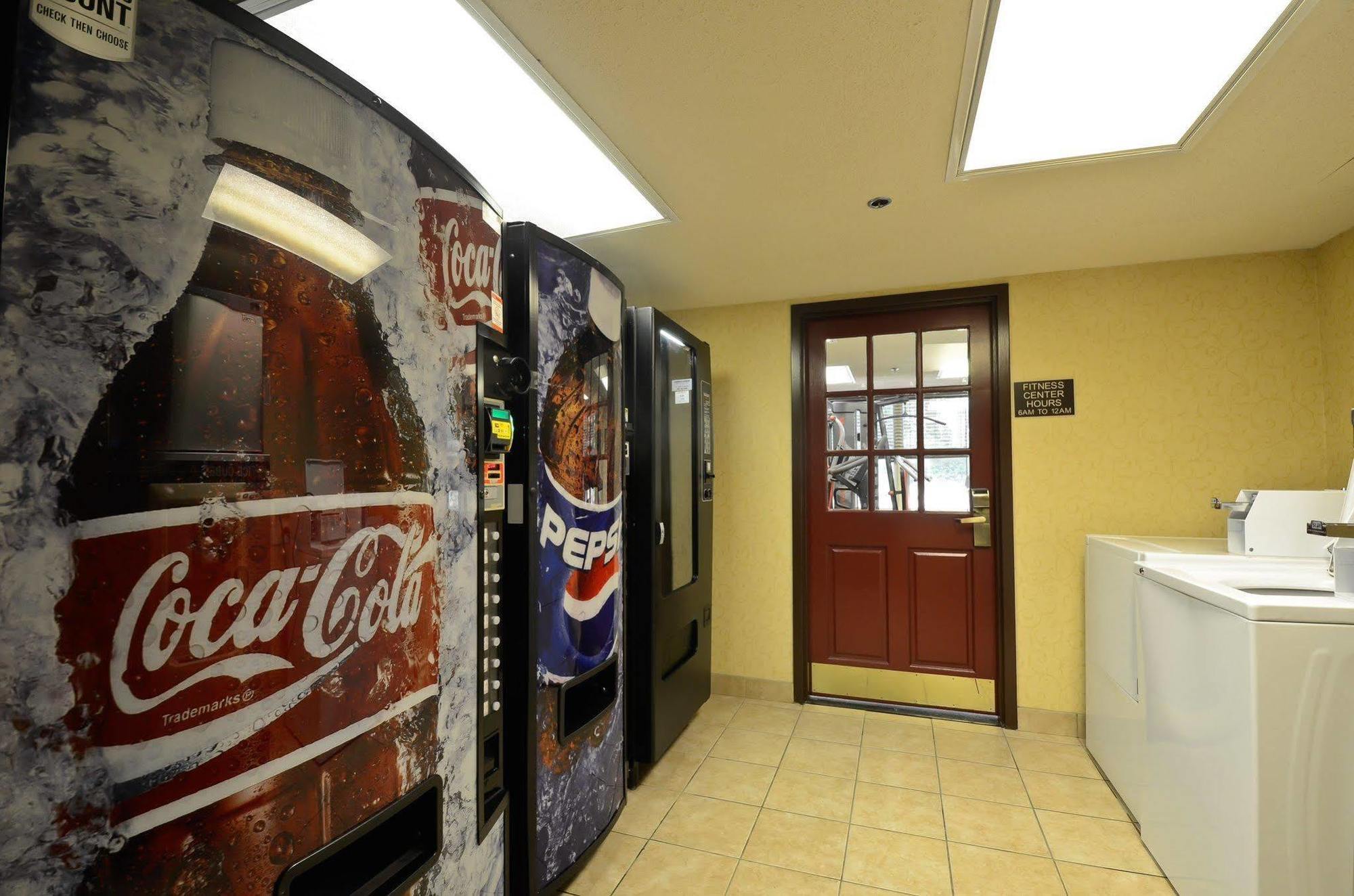 Red Roof Inn & Suites Stafford, Va Extérieur photo